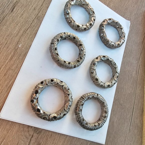 Silvertone loop napkin holders set of 6 - Picture 4 of 4